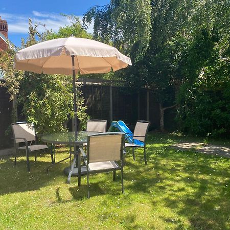 Chichester Retreat House With Free Parking Экстерьер фото