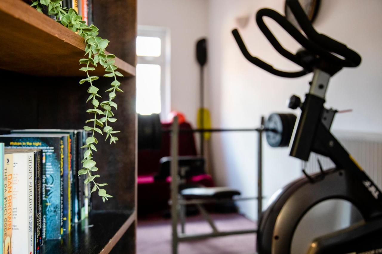 Chichester Retreat House With Free Parking Экстерьер фото