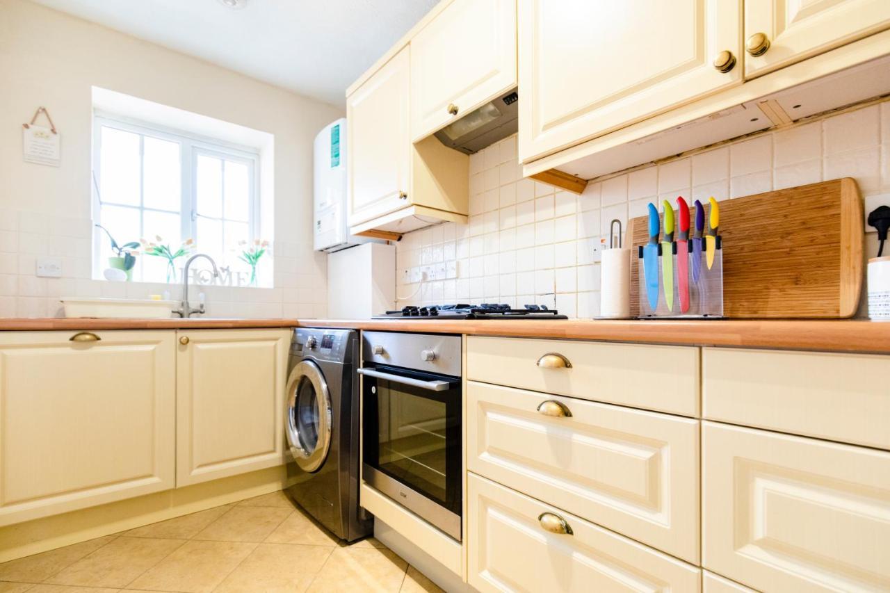 Chichester Retreat House With Free Parking Экстерьер фото