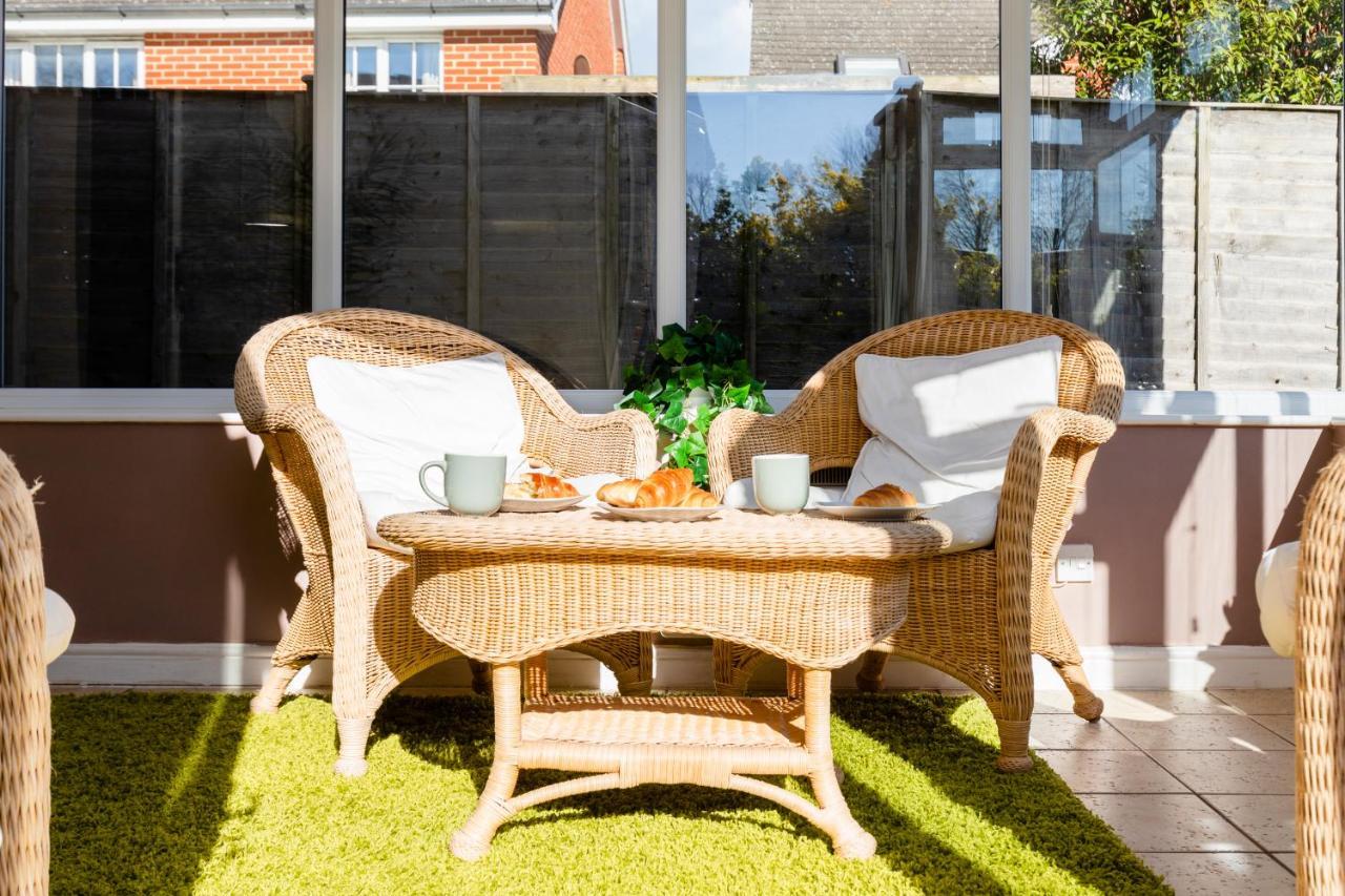 Chichester Retreat House With Free Parking Экстерьер фото