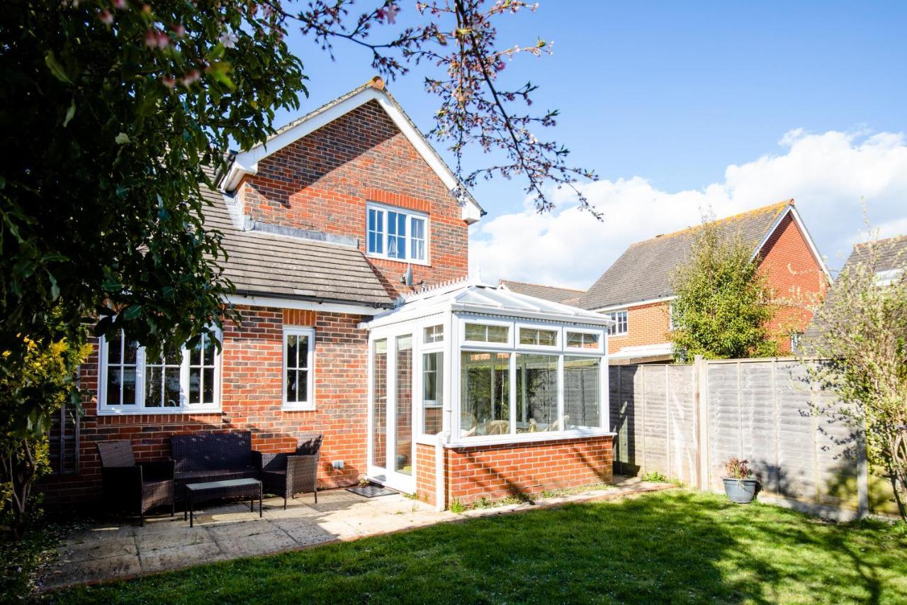 Chichester Retreat House With Free Parking Экстерьер фото