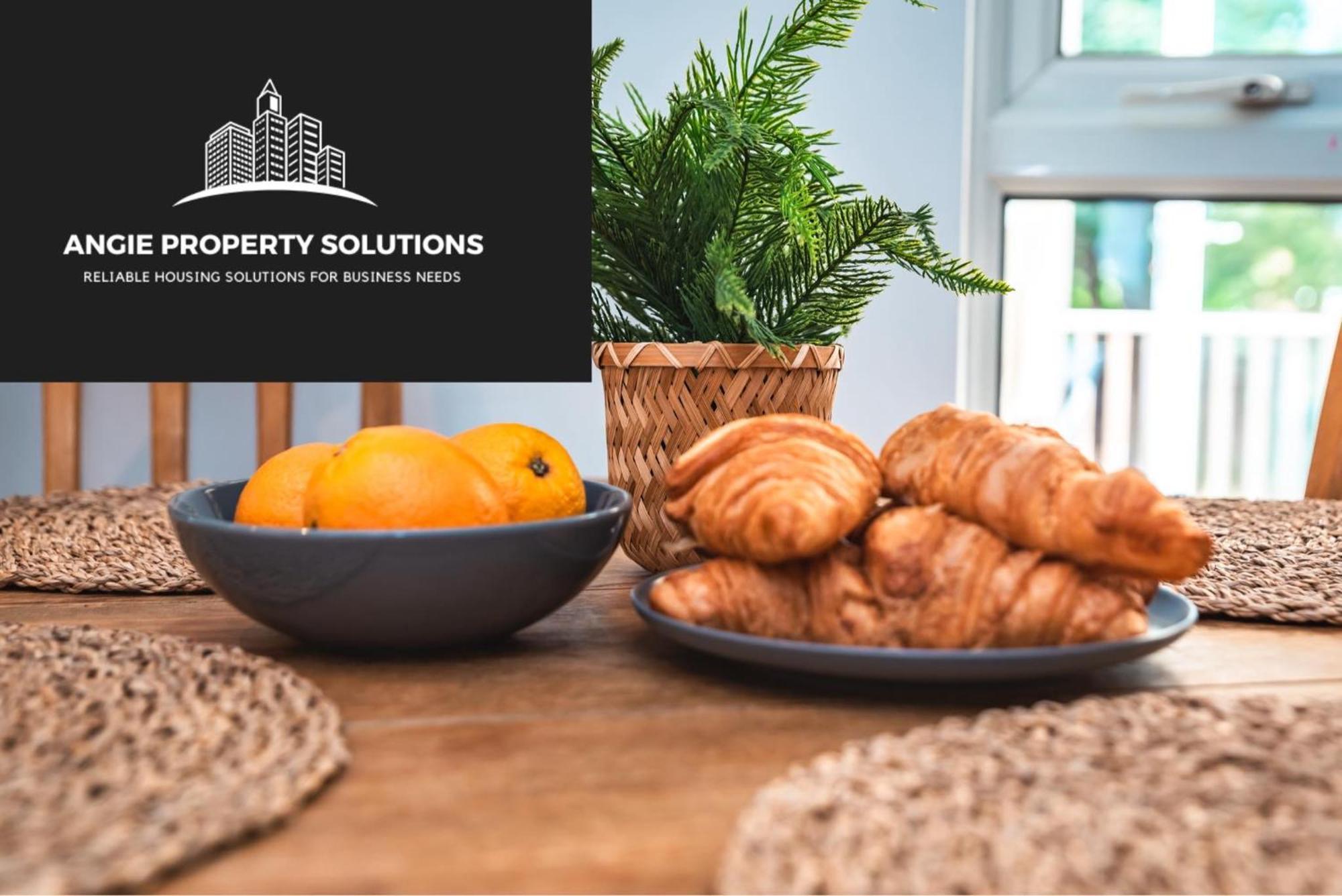 Chichester Retreat House With Free Parking Экстерьер фото