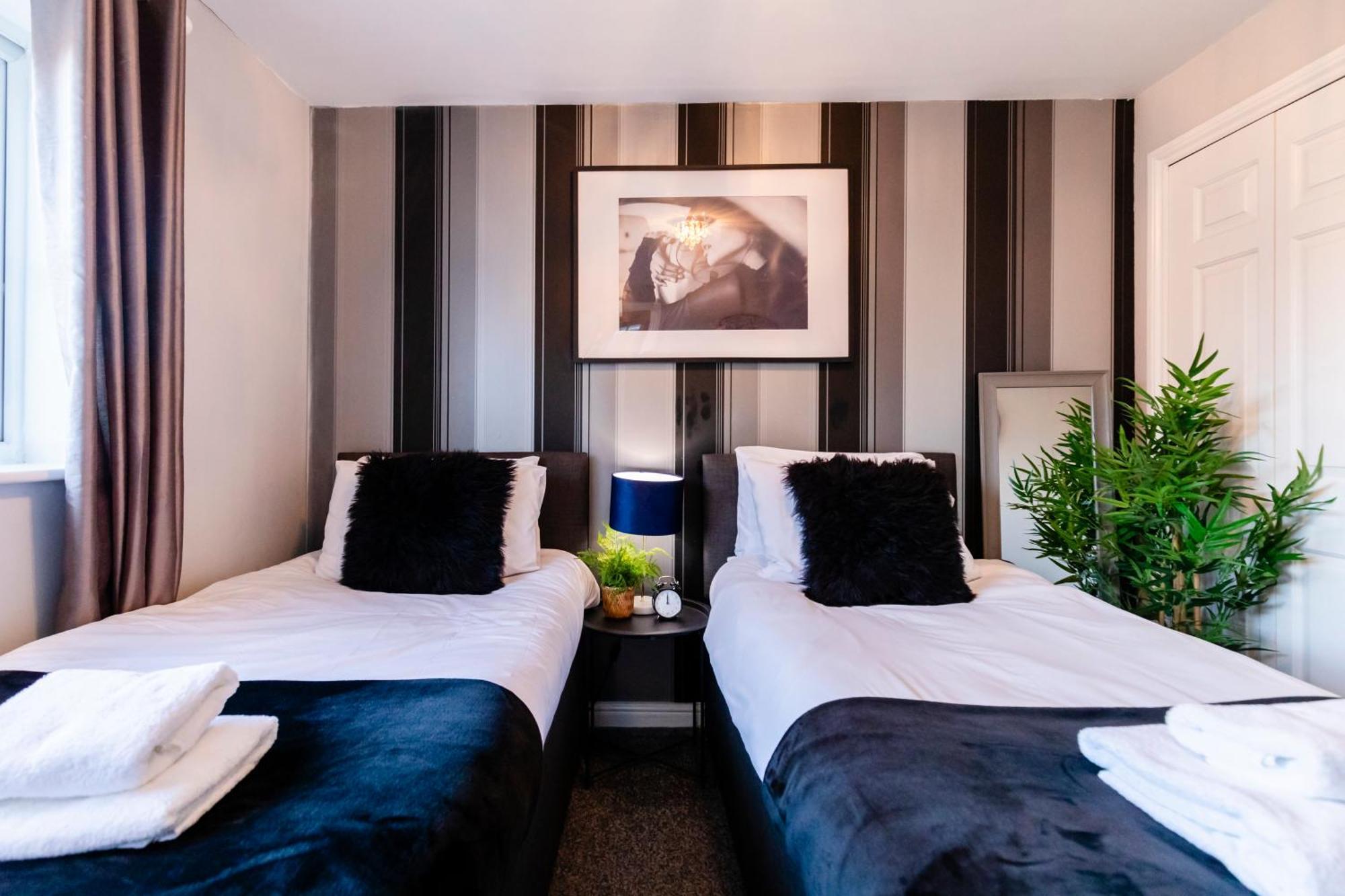 Chichester Retreat House With Free Parking Экстерьер фото
