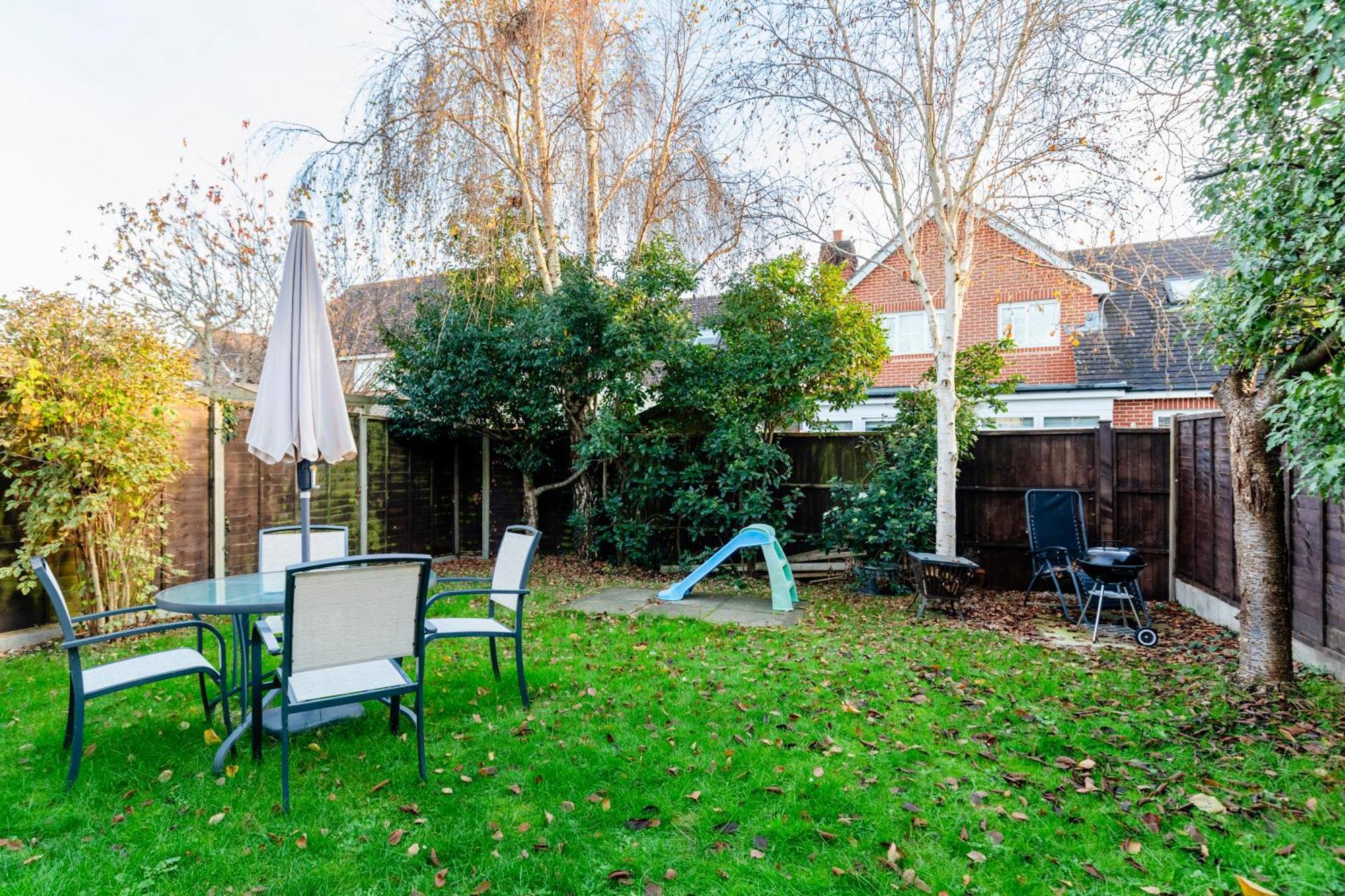 Chichester Retreat House With Free Parking Экстерьер фото