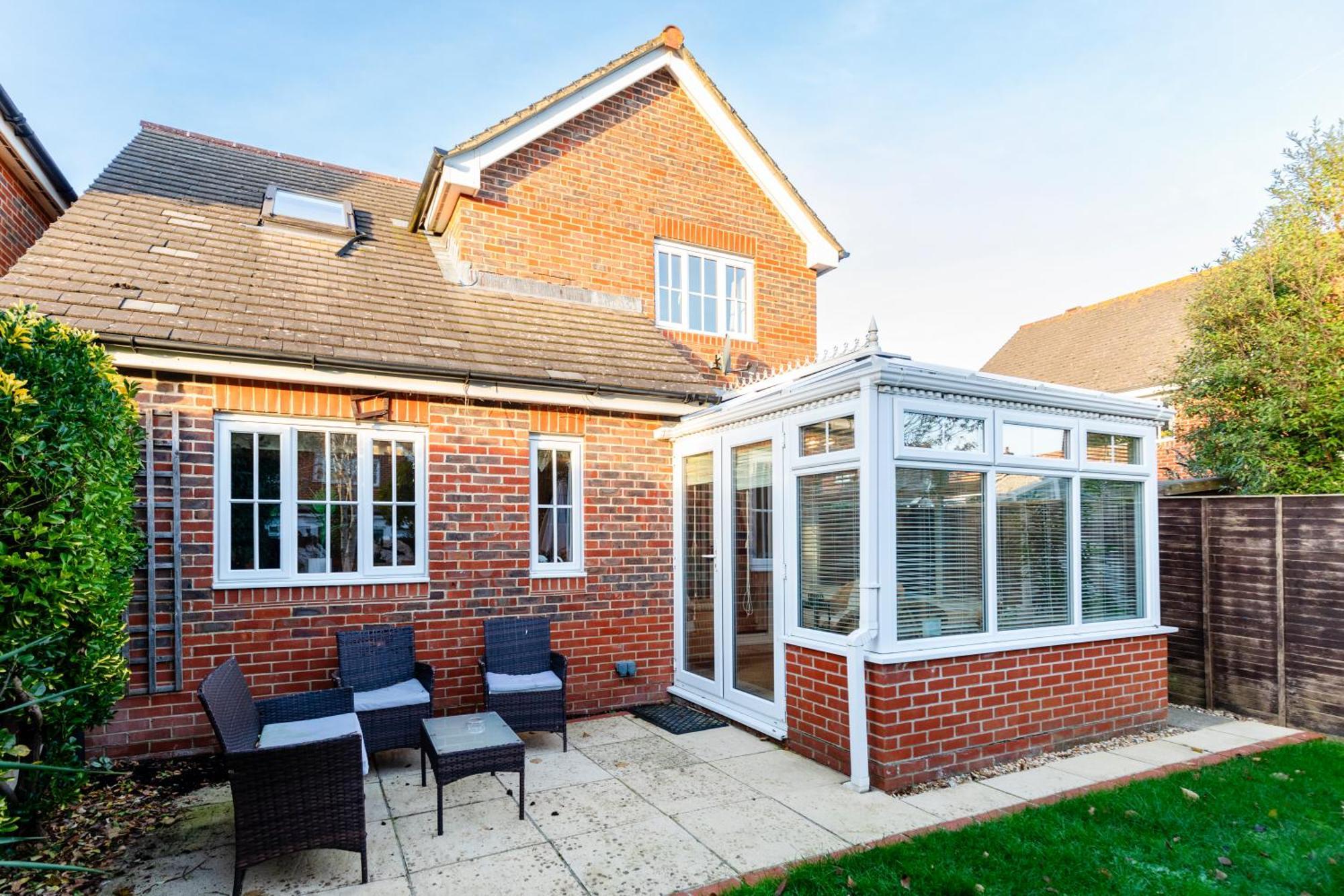 Chichester Retreat House With Free Parking Экстерьер фото