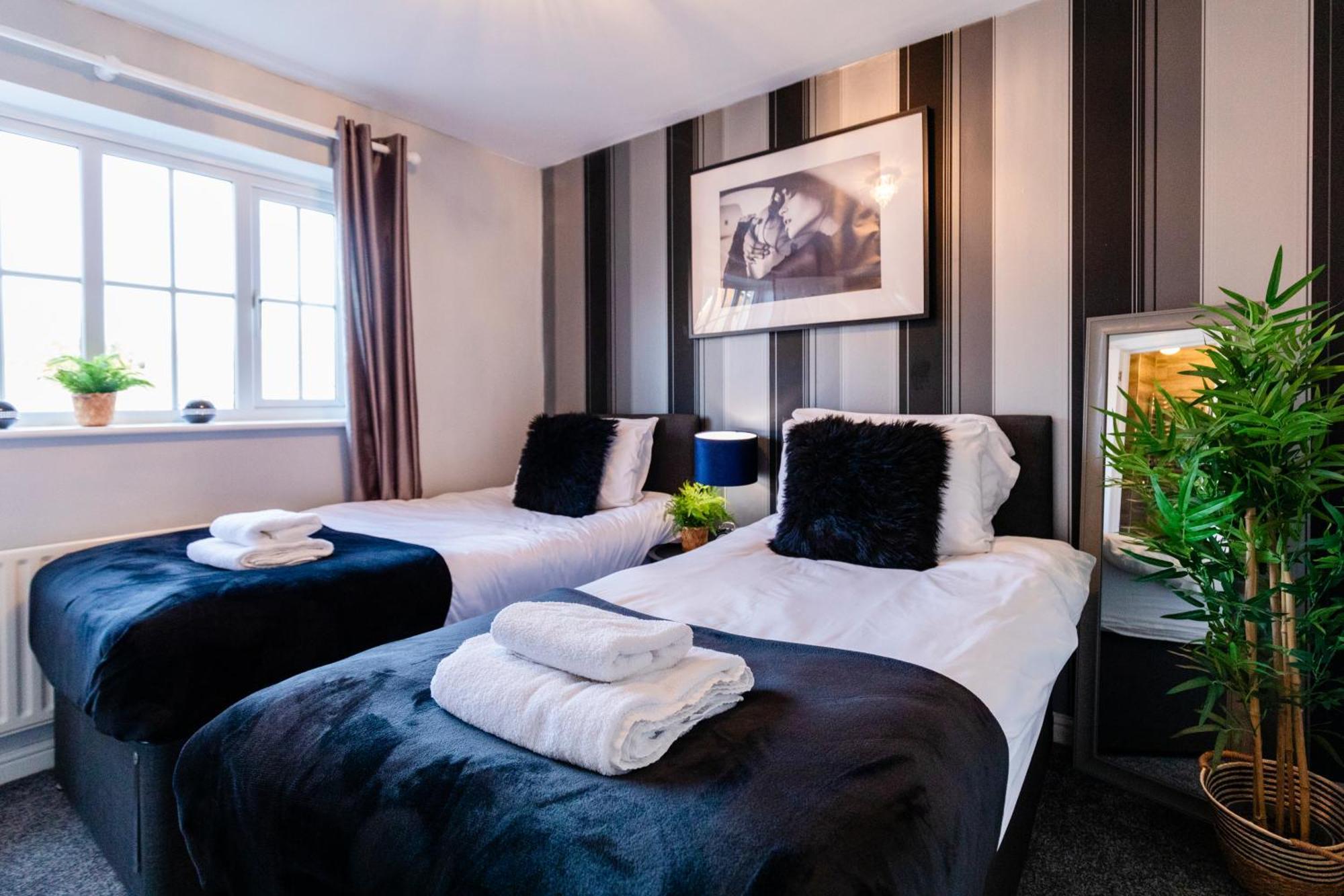 Chichester Retreat House With Free Parking Экстерьер фото