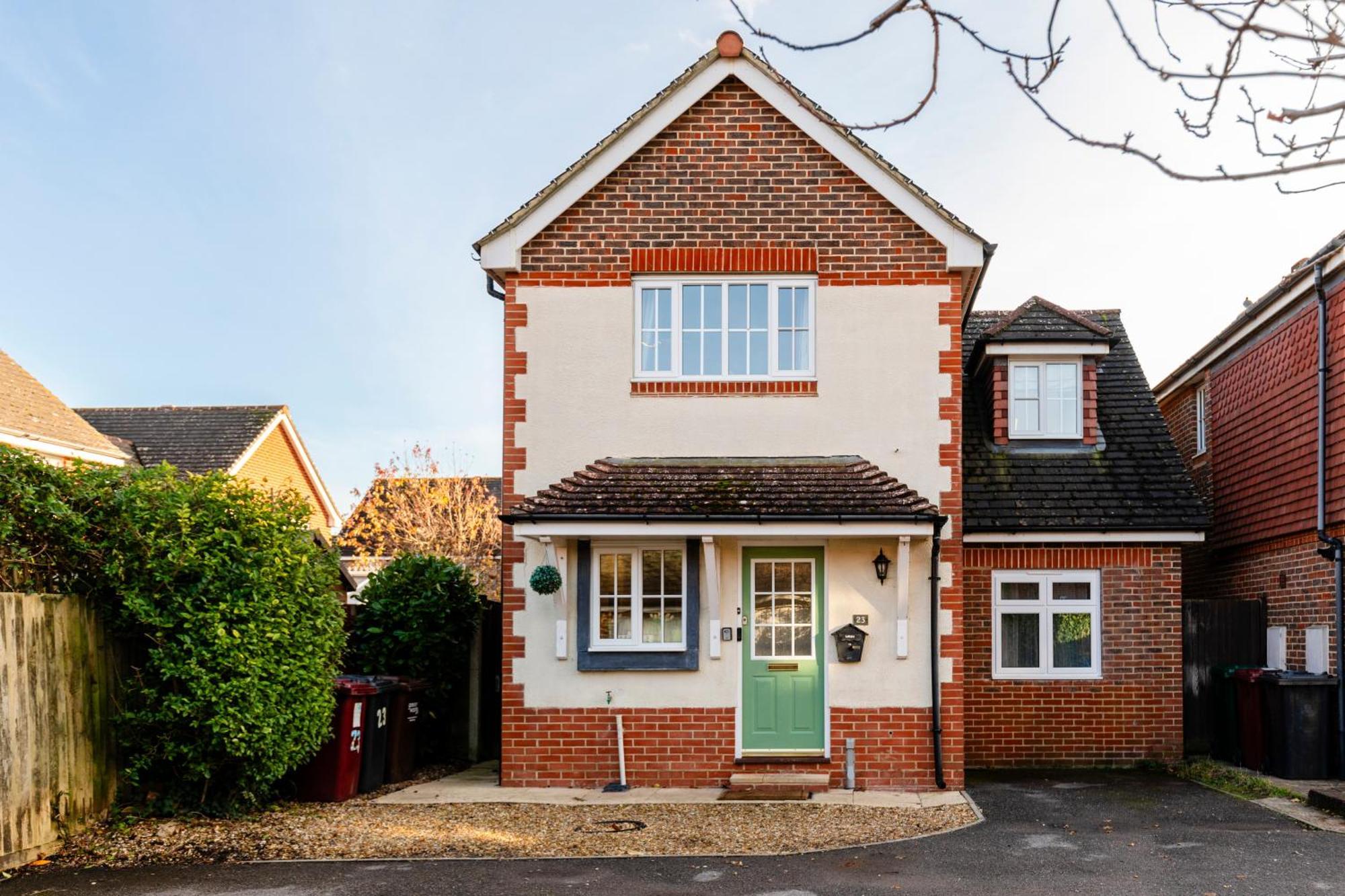 Chichester Retreat House With Free Parking Экстерьер фото